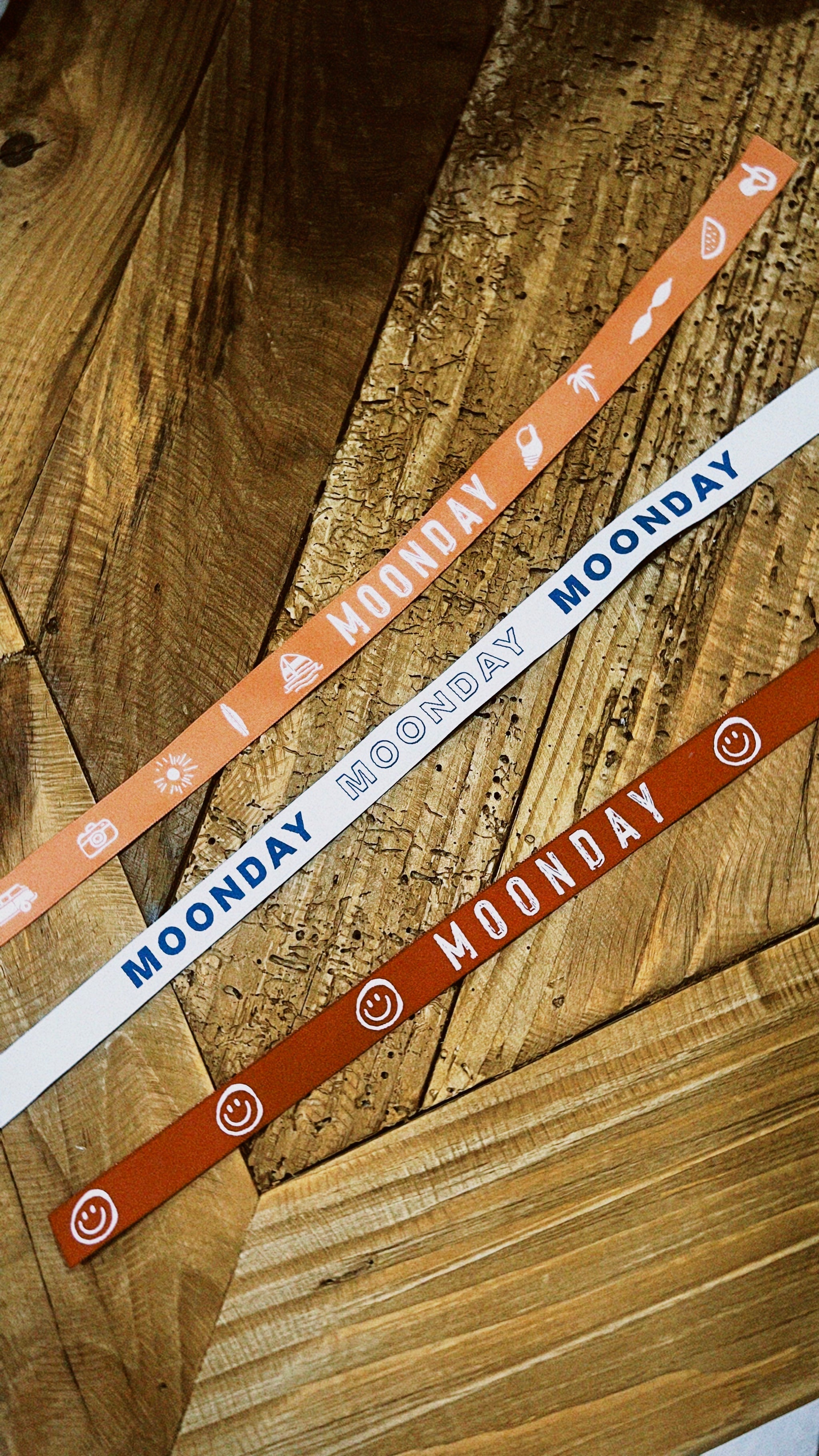 Moonday summer wristband